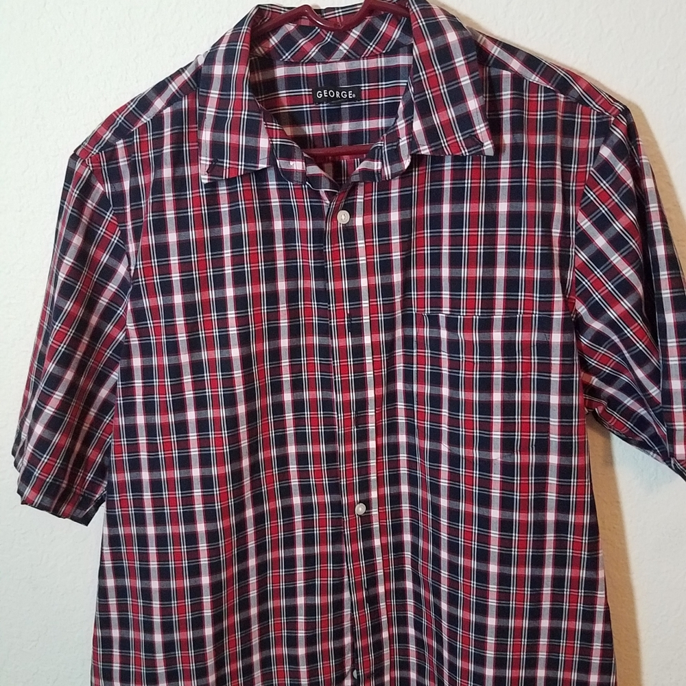 Short sleeve button down men's shirt